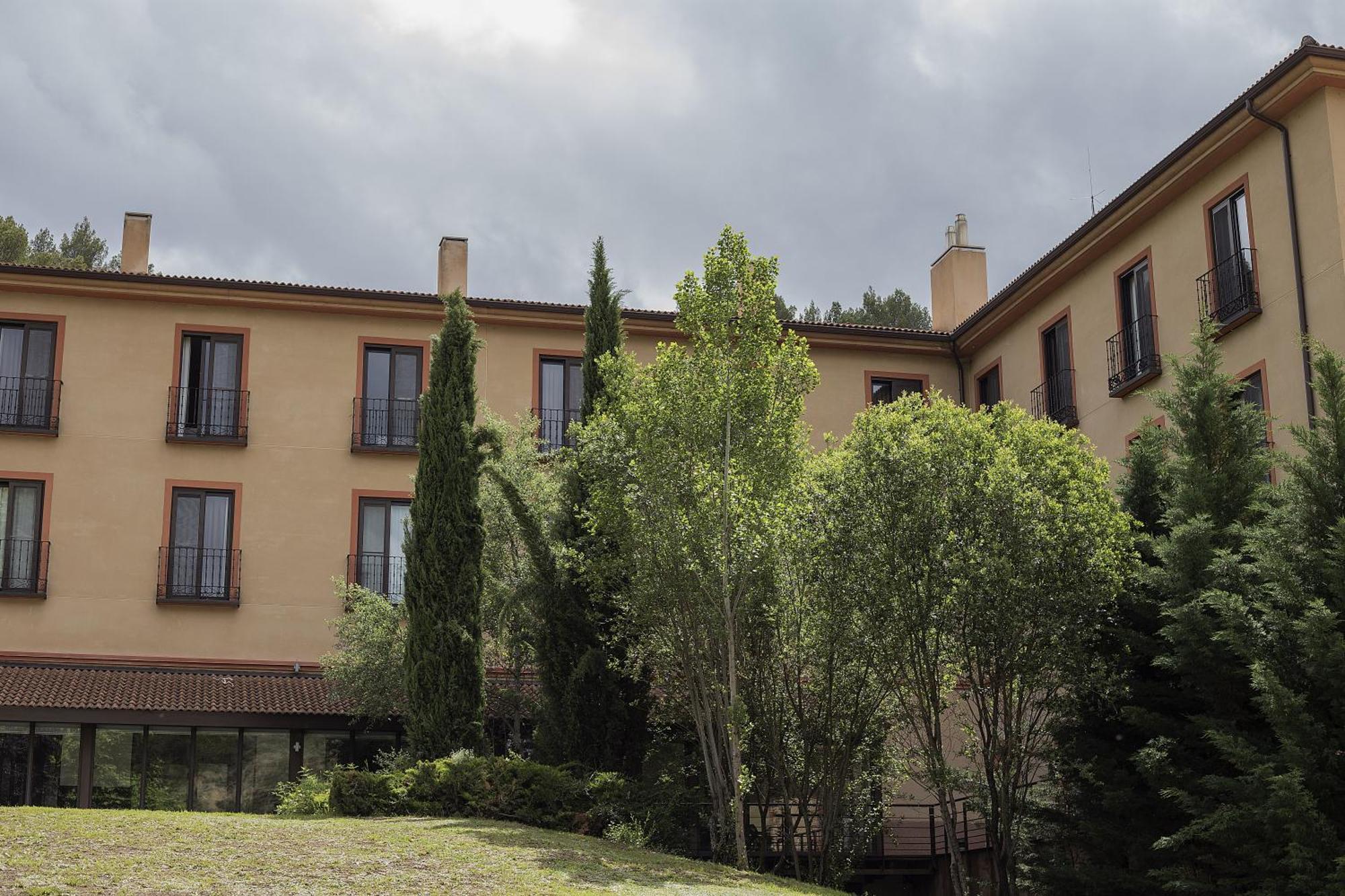 Hotel Real Balneario Carlos III Trillo Exterior photo